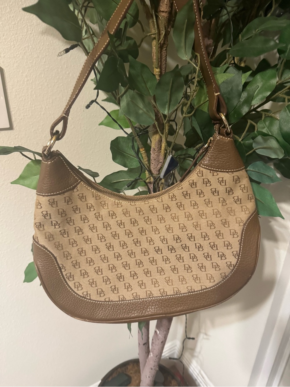 Dooney & Bourke Demi (read description)